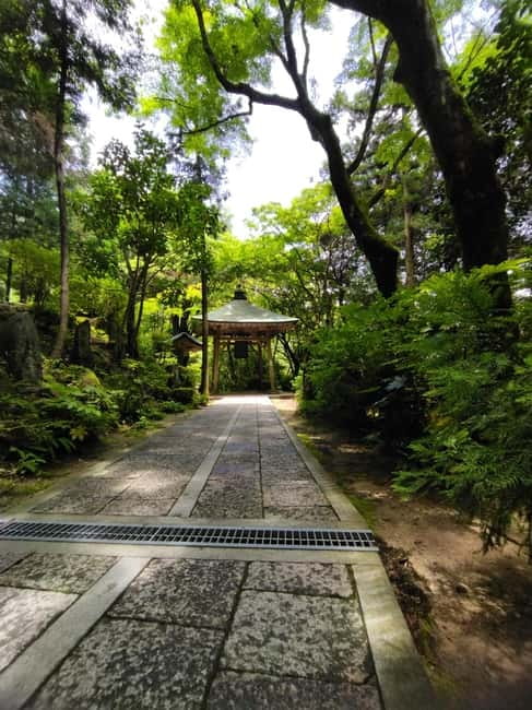 Hiroshima: Peace Park, Castle, and Mitaki Temple E-Bike Tour - Riverside paths connect the memorial area and castle