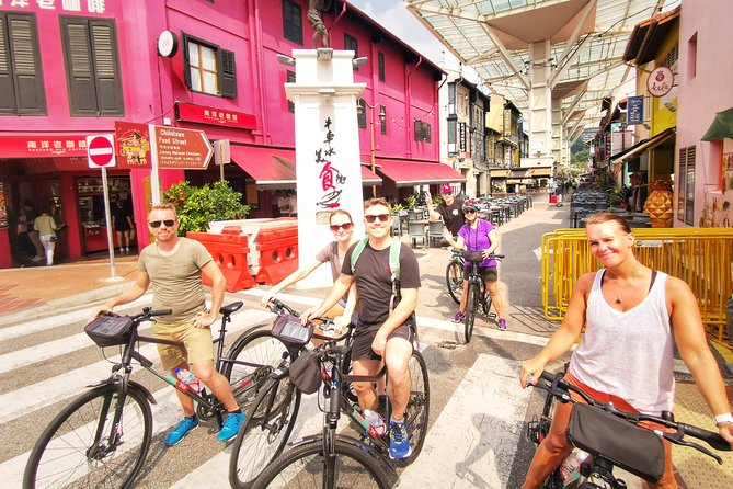Historical Singapore Bike Tour on Full-Sized Bicycles - A local drink and snack at Chinatown Complex