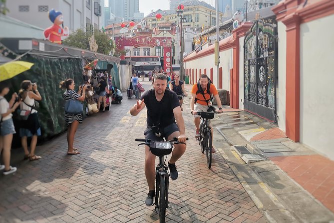 Historical Singapore Bike Tour on Full-Sized Bicycles - Downtown, Lau Pa Sat, and Marina Bay