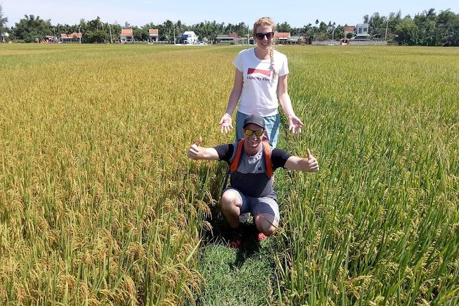 HOI AN Biking River Islands, Villages, Local Crafts PRIVATE TOUR - Duy Vinh and the patient work of reed-mat weaving