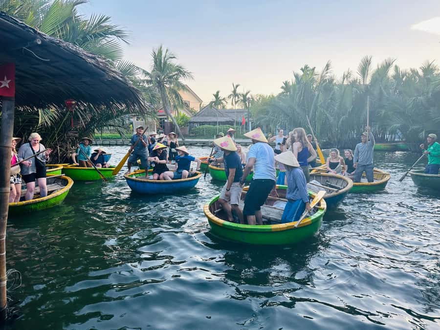 Hoi An Countryside Bike Tour- Tra Que Village & Basket Boat - What the food and drink add to the price