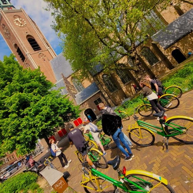 Interactive Safe 2,5hr Bike tour with Entertaining Guide - Peace Palace and the idea of international justice