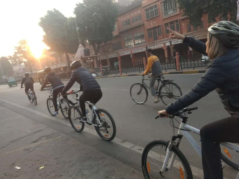 Jaipur: 3-Hour Morning Bike Tour of Jaipur Old City - Bikes, tandem options, and family equipment