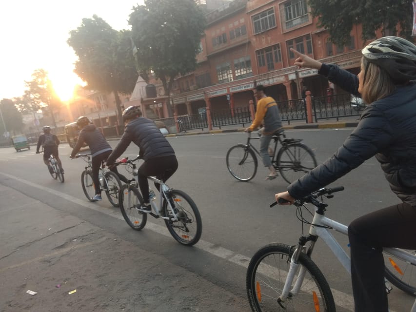 Jaipur: 3-Hour Morning Bike Tour of Jaipur Old City - Hawa Mahal in the soft morning light