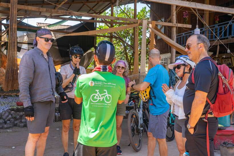 Kampong Phluk: Floating Village Sunset Bike Tour or E-Bike - Taking the Boat Through the Floating Village