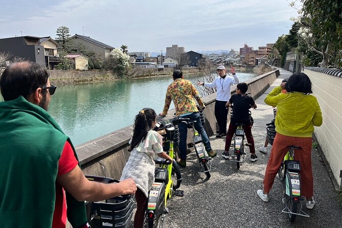 Kanazawa Half Day E-bike Tour - Kenrokuen Garden: the tour’s longest visit
