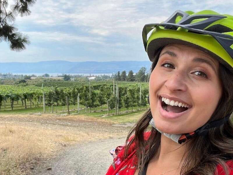 Kelowna: Wine Tasting by E-bike, Smartphone Guide & Lunch - The ride through Kelowna