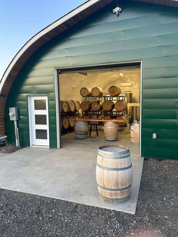 Kelowna: Wine Tasting by E-bike, Smartphone Guide & Lunch - First stop: Hidden Vines Family Estate Winery