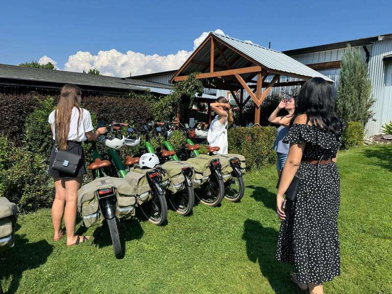 Kelowna: Wine Tasting by E-bike, Smartphone Guide & Lunch - Second stop: SpearHead Winery