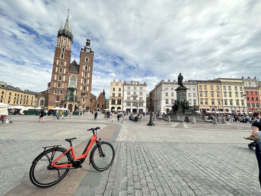 Krakow: 3-Hour Small Group Tour on E-Bike - Crossing into the former ghetto area