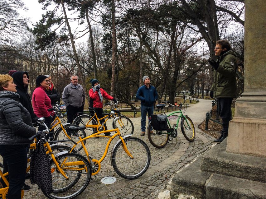 Krakow: Highlights of Krakow Bike Tour - Small Group - Why a Krakow Bike Tour Works So Well