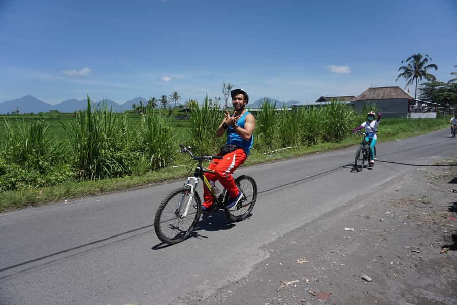 Kuta: Kintamani Culture and Nature Guided Cycling Tour - Stop three: Gunung Raung temple in Taro