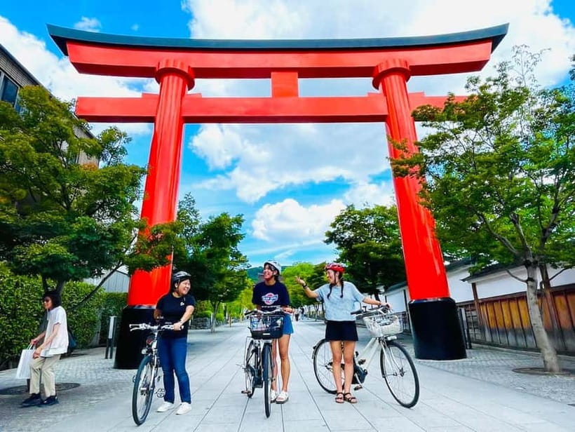 Kyoto: Fushimi Inari Shrine and Tofukuji Temple E-Bike Tour - Fushimi Inari Shrine and the meaning behind the torii gates