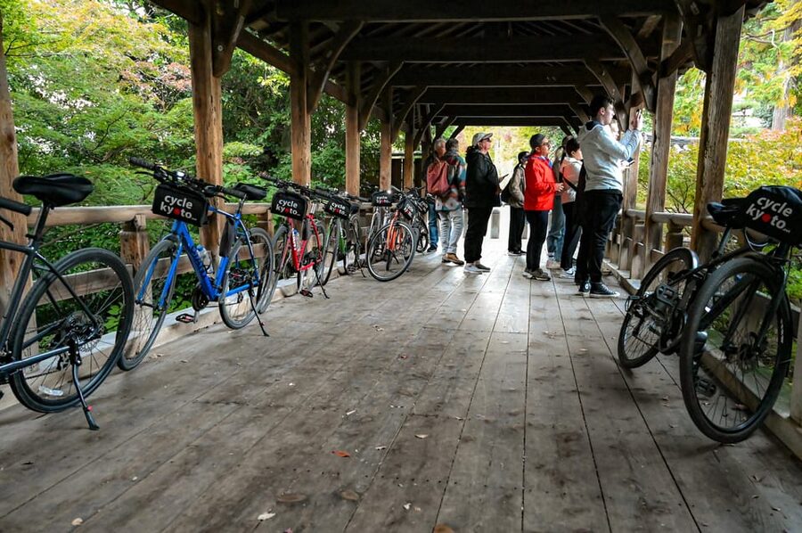 Kyoto: Half-day Guided Bike Tour with Fushimi Inari - Seeing Gion from its quieter lanes