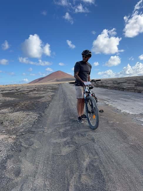 LA GRACIOSA: Bike rental MOUNTAIN BIKES - Why an electric bike may be worth the extra choice