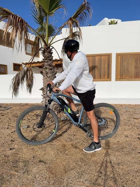La Graciosa: Rent your ELECTRIC BIKE and explore the island at your own pace. - What the road conditions really mean