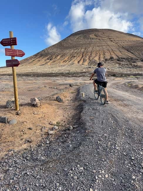 La Graciosa: Rent your ELECTRIC BIKE and explore the island at your own pace. - Who will enjoy this rental most