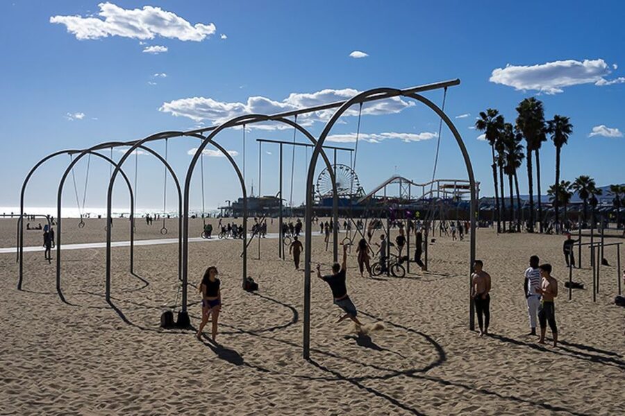 LA: Santa Monica & Venice Beach Bike Adventure - Santa Monica’s quieter corners and Beacon Overlook