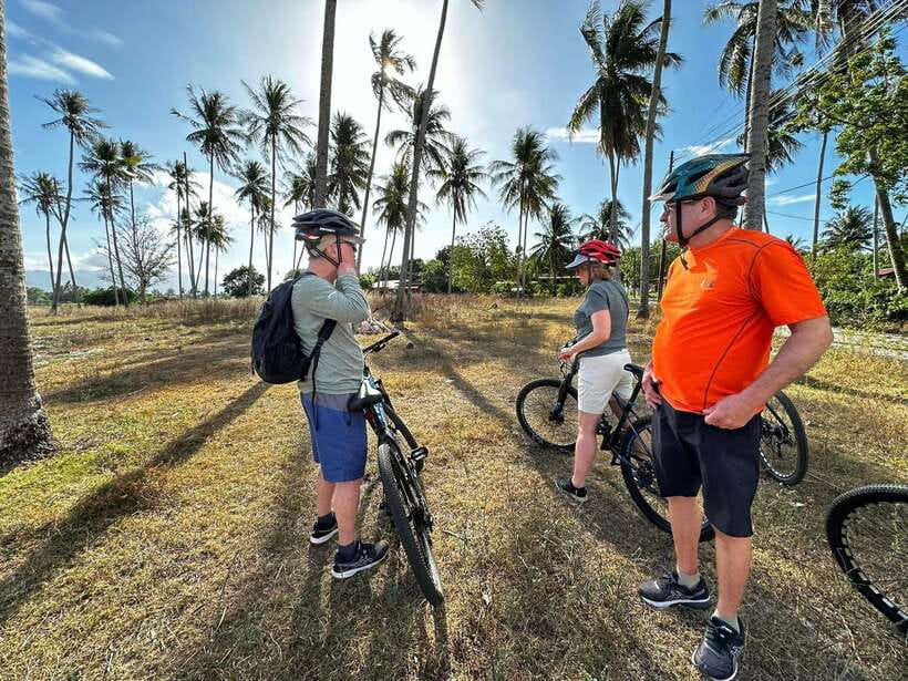 Langkawi Cycling Culture half day Tour - A final stop at the pink bridge