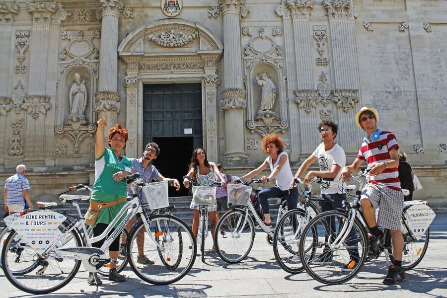Lecce: City Highlights Guided Tour by Bike - Guides, language, and the feel of the tour