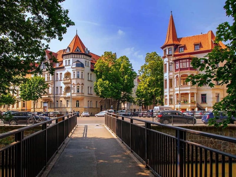 Leipzig: 3-Hour Bike Tour - The Forest Street Quarter and its Jugendstil details