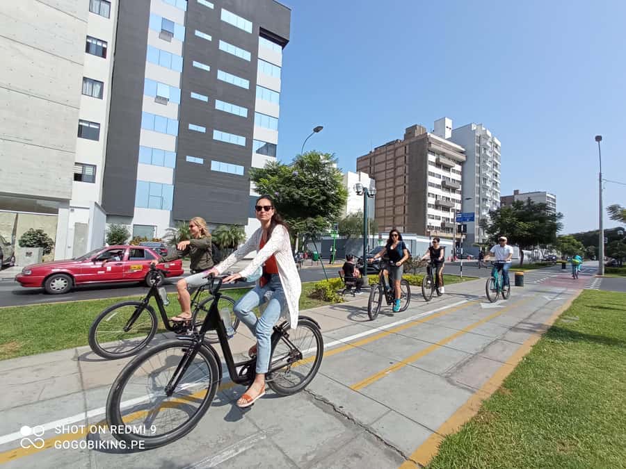 Lima Bike Tour: La Costa Verde & Jesus Statue in Chorrillos - Why this is a smart way to see southern Lima
