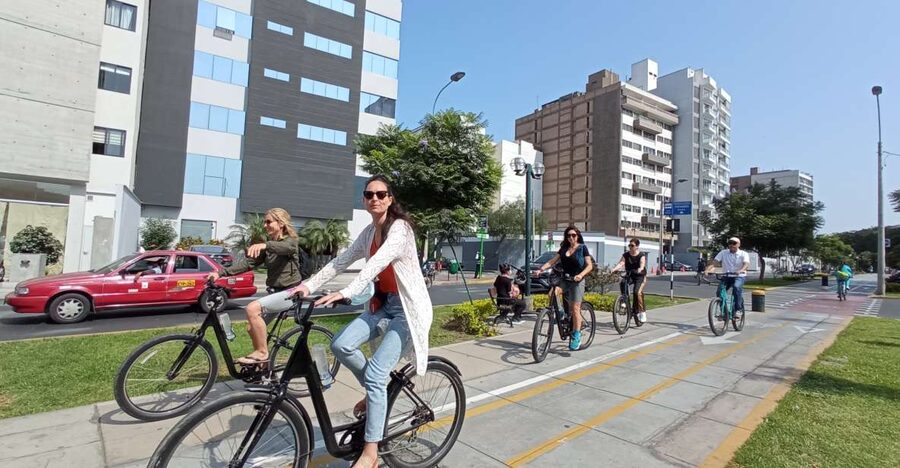 Lima Bike Tour: La Costa Verde & Jesus Statue in Chorrillos - Who will get the most from the $30 price?