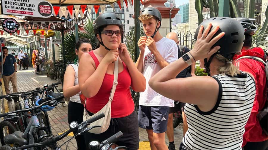 Lima: Sightseeing Bike Tour with Food and Drink Tastings - Key points to know before booking