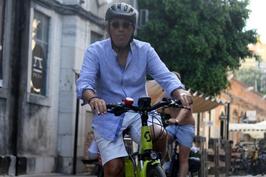 Lisbon: 3-Hour Tour by E-Bike - Portas do Sol and the Alfama descent