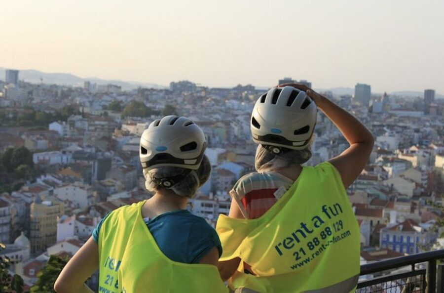 Lisbon: 7 Hills Half-Day Electric Bike Tour - What the guide adds to the ride