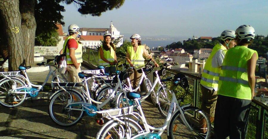 Lisbon: 7 Hills Half-Day Electric Bike Tour - Starting in Alfama and reaching the high viewpoints