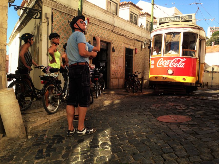 Lisbon: City Highlights and Viewpoints E-Bike Tour - Three high viewpoints and three different angles