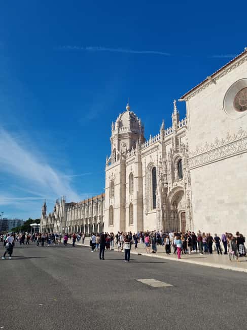 Lisbon: E-Bike Adventure to Belém with Pastel Tasting - Arriving in Belém and seeing the major monuments