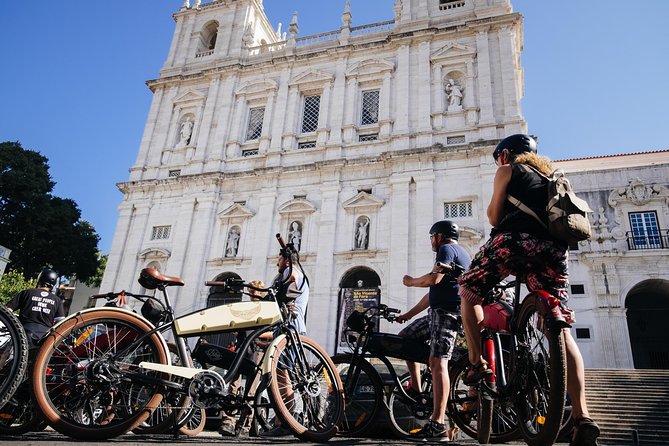 Lisbon E-Bike Tour Commerce Square, Mouraria and Alfama - Starting at Comércio Square with a quick e-bike lesson