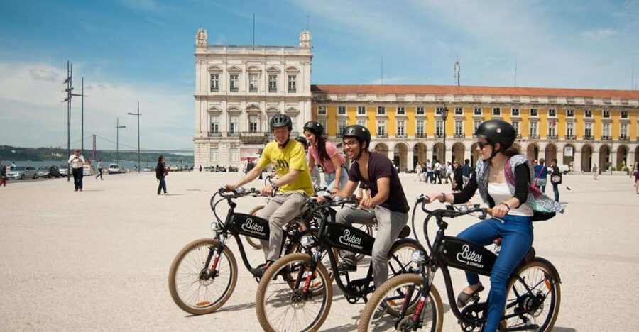 Lisbon: Hills, Alfama, and Mouraria Tour by Electric Bike - The tour at a glance