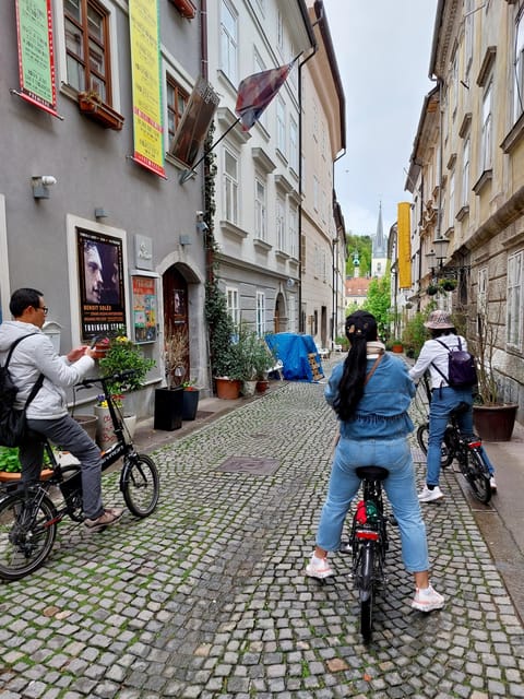 Ljubljana by E-Bike: Guided City Highlights Tour - Through Ljubljana’s old town and riverfront