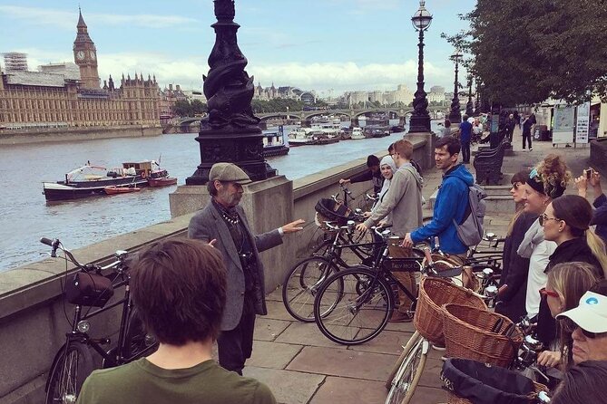 London Bike Tour: Landmarks, Secret Gems, Pub Stop & Street Art - Lambeth Palace to Big Ben