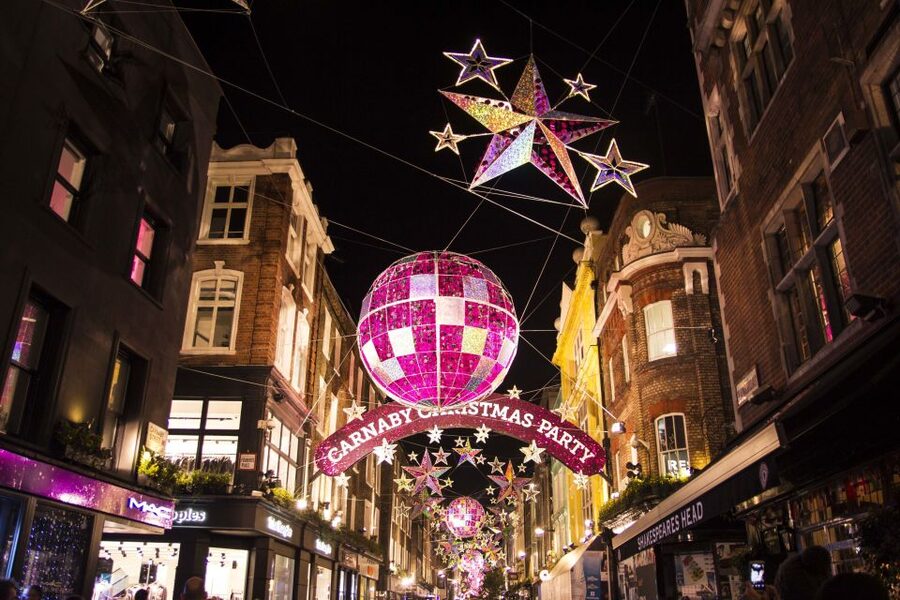 London Christmas Lights Bike Tour - Starting at Kennington Road with a bicycle and helmet