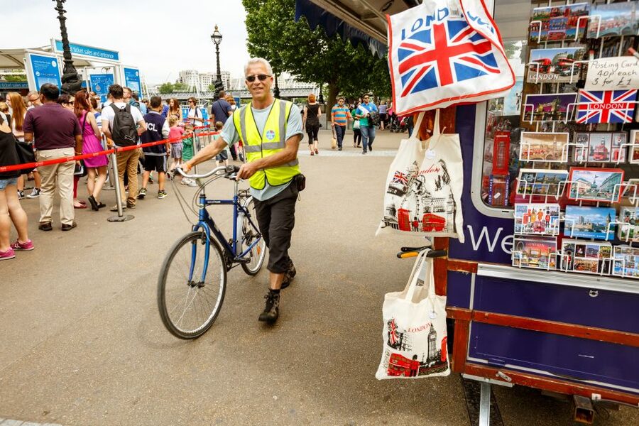 London: Classic Gold 3.5-Hour Bike Tour - St James’s Park and Buckingham Palace