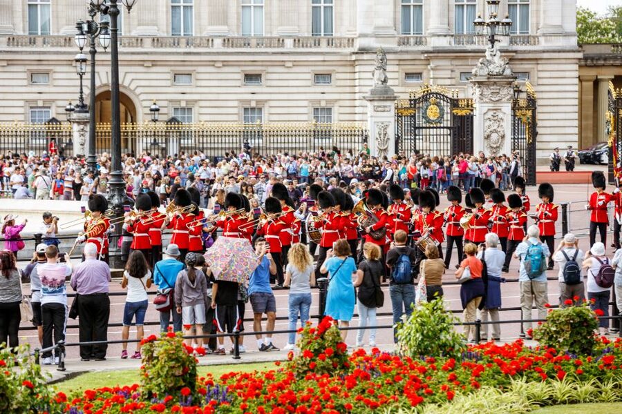London: Classic Gold 3.5-Hour Bike Tour - Guides, pacing, and the feel of the ride