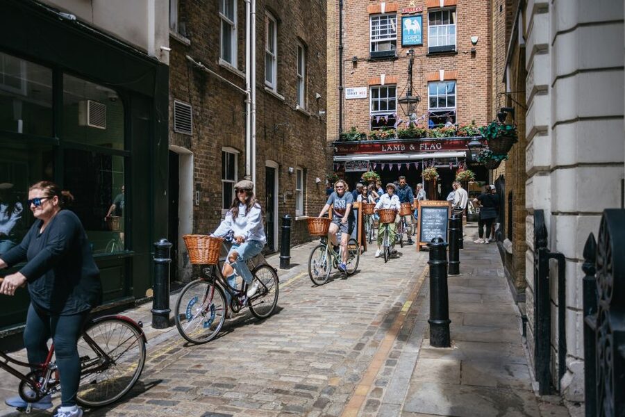 London: Landmarks & Secrets Bike Tour with Pub & Street Art - The Lamb & Flag: London pub culture with a practical pause