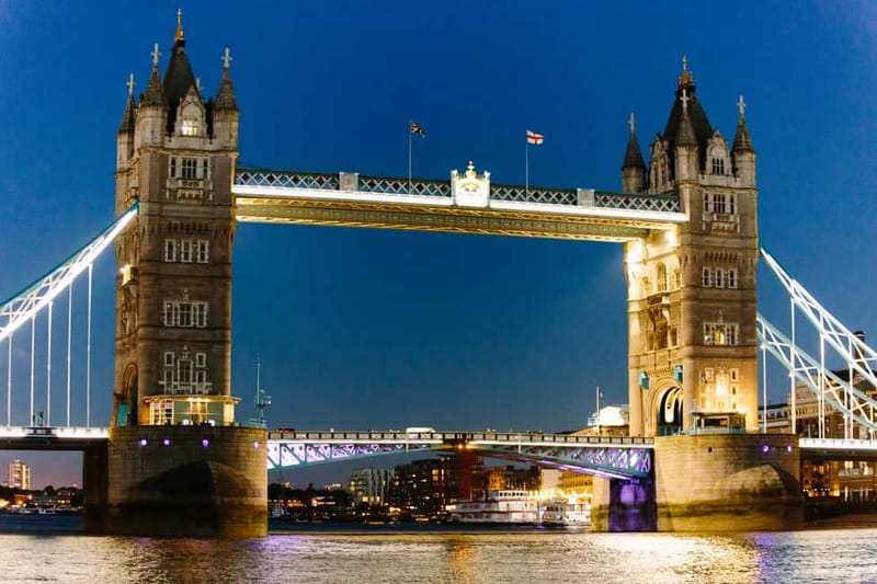 London Package: Royal Bike Tour with River Thames Cruise - Buckingham Palace and the royal route