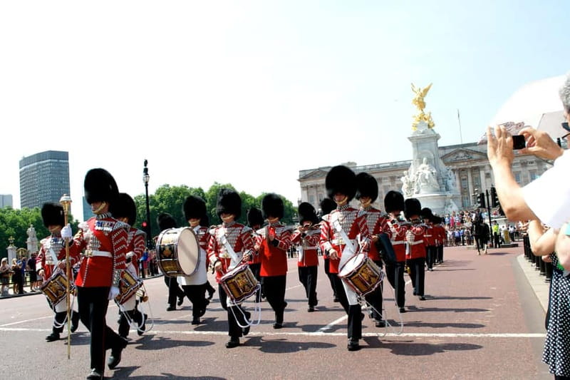 London Package: Royal Bike Tour with River Thames Cruise - The Thames cruise adds real value