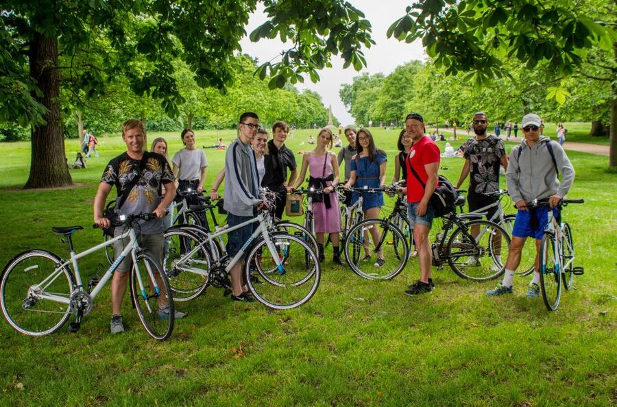 London: Parks and Palaces Guided Morning Bike Tour - Hyde Park, Rotten Row, and Wellington Arch