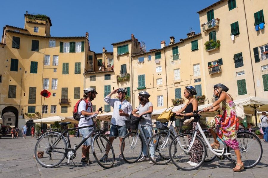 Lucca Sightseeing Tour by E-bike or City bike - City bike in the morning or e-bike in the afternoon