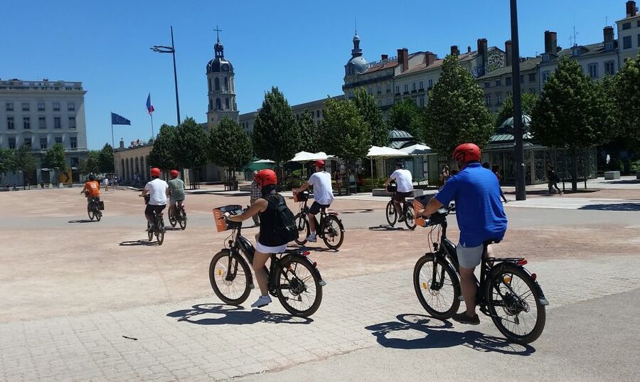 Lyon: 2-Hour Electric Bike Tour with a Local Guide - Terreaux, the Lyonnais mural, and the return