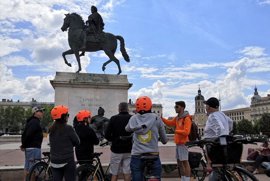 Lyon: 2-Hour Electric Bike Tour with a Local Guide - Starting near Vieux Lyon and the Palais de Justice