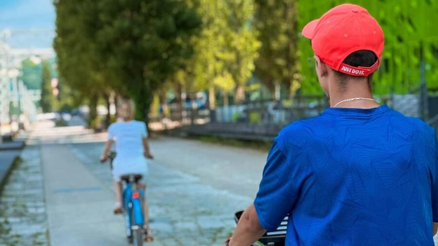 Lyon: Guided City Bike Tour - Starting near Vieux Lyon and the Saône
