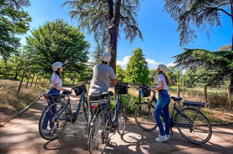 Lyon: Tête d'Or park on an electric bike Tour - What the guides add