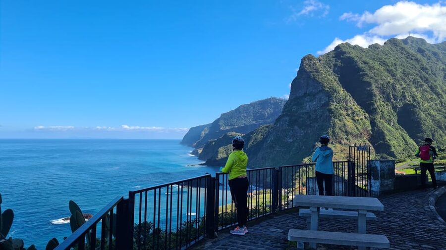 Madeira: Guided E-bike Tour of the North Coast - Arco de São Jorge and the Beira da Quinta viewpoint
